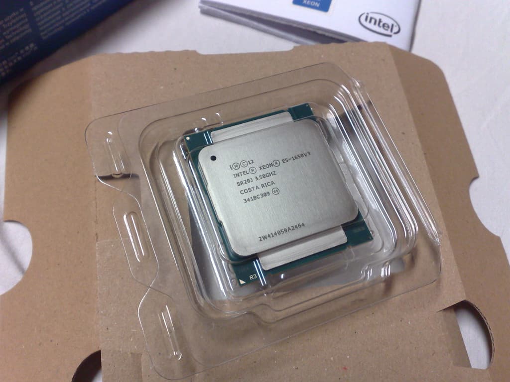 Intel Xeon E5-1650 V3 6C/12T